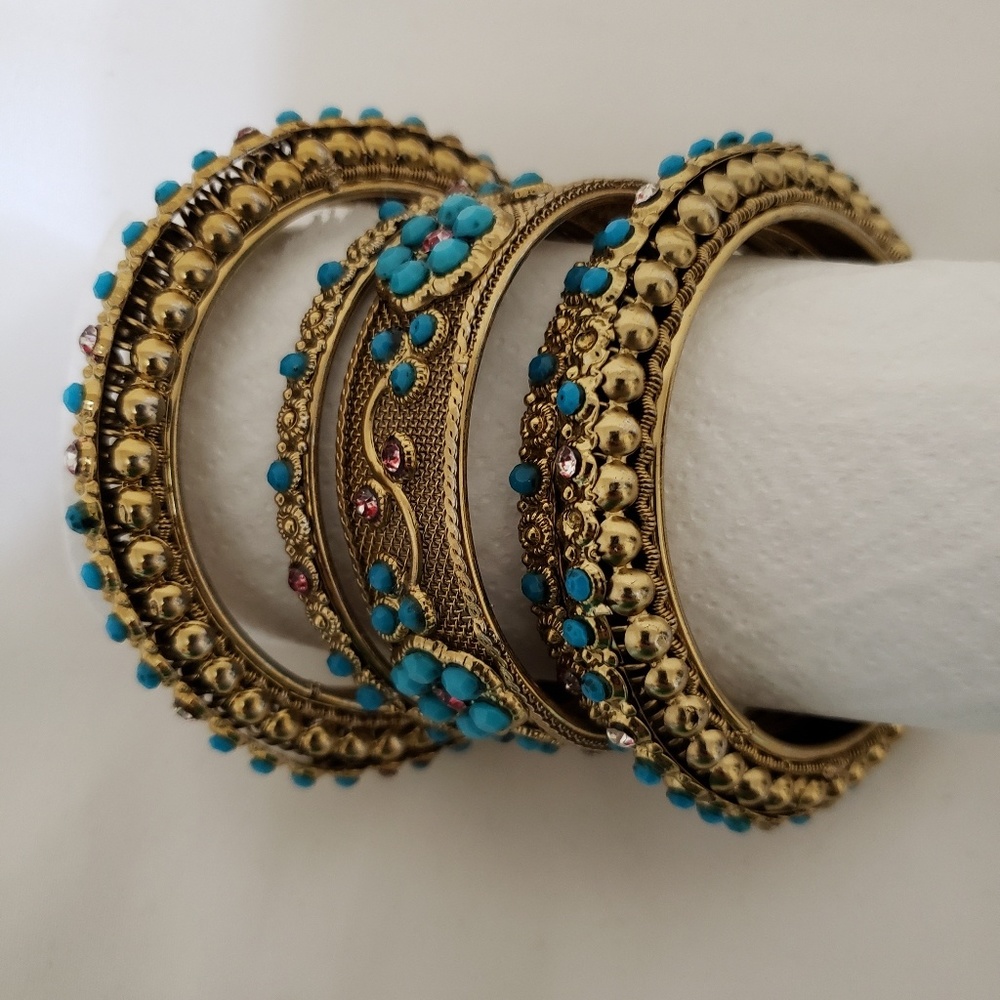 Antique style Bangle set
